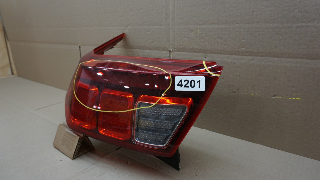 2018-2021 HYUNDAI PALISADE REAR RIGHT PASSENGERS SIDE LED TAIL LIGHT OEM