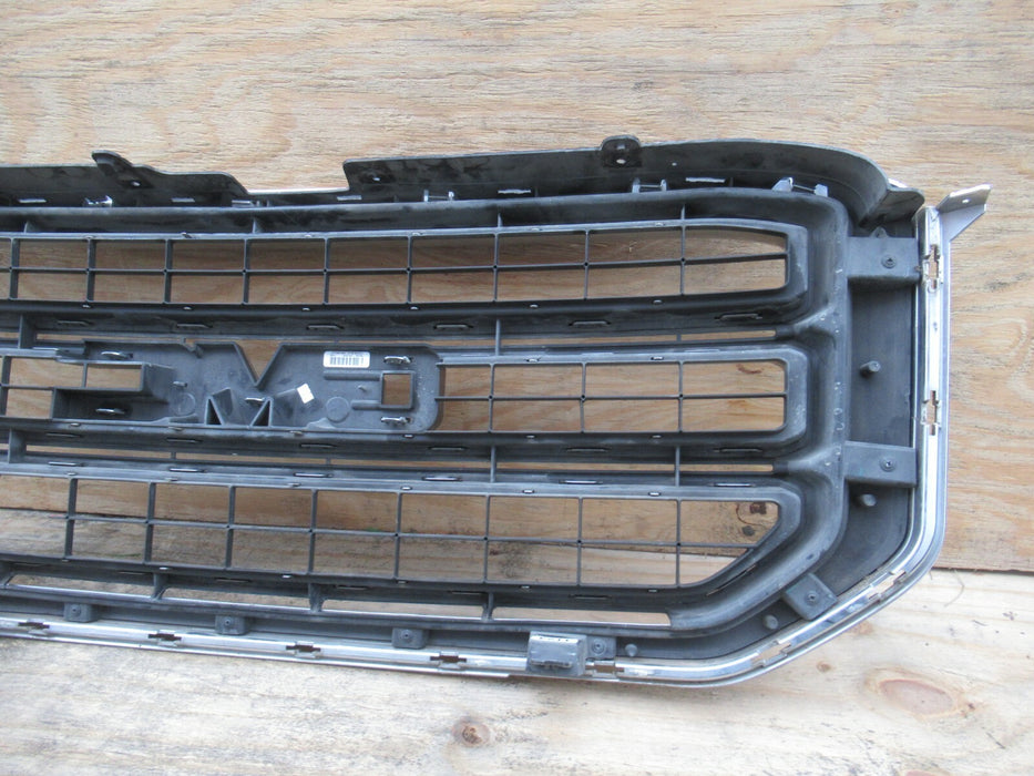 2015-2018 GMC YUKON FRONT RADIATOR UPPER GRILLE 16-003J7440 OEM