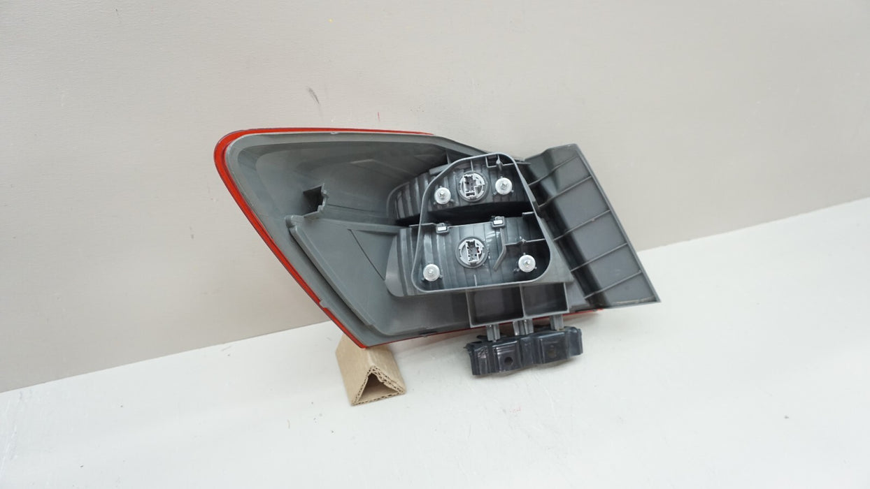 2013-2015 HONDA ACCORD REAR RH RIGHT PASSENGER SIDE OUTER TAIL LIGHT OEM
