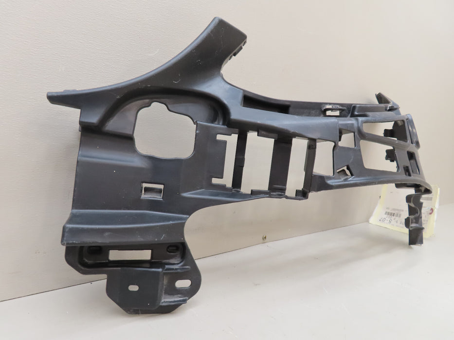 MERCEDES-BENZ C CLASS W205 FRONT LEFT BUMPER BRACKET A2058853165