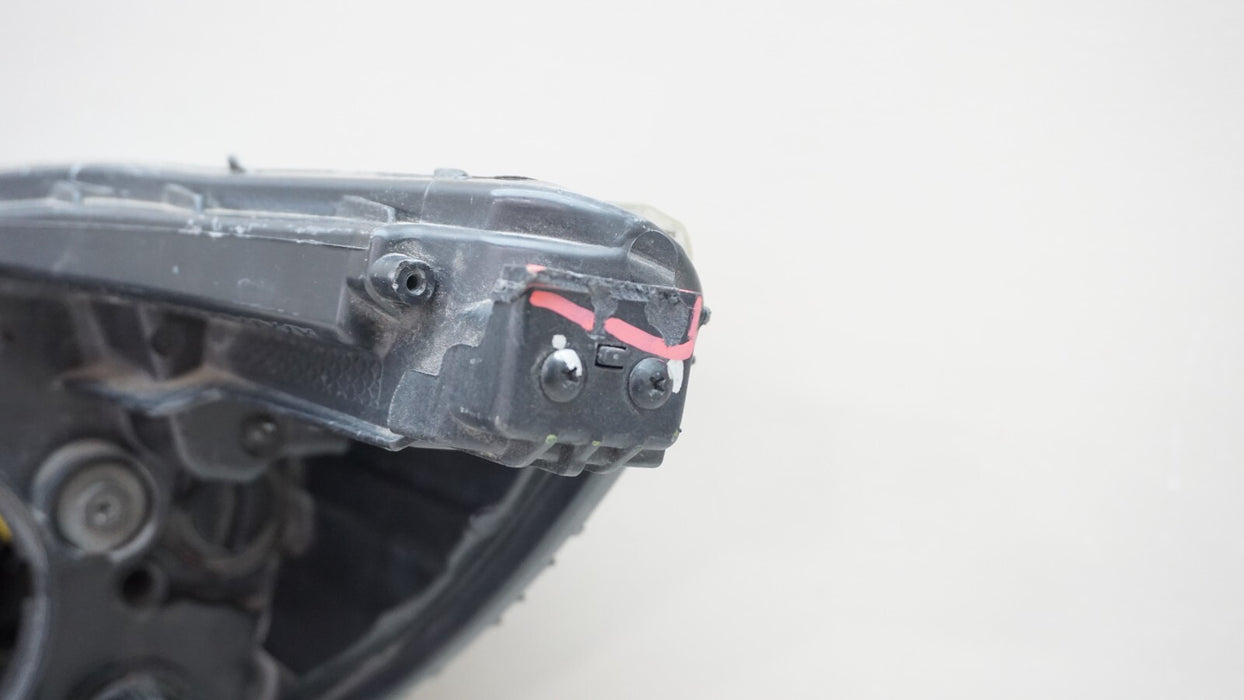 2016-2018 KIA SORENTO FRONT RIGHT PASSENGER SIDE HEADLIGHT LAMP OEM 92102-C6
