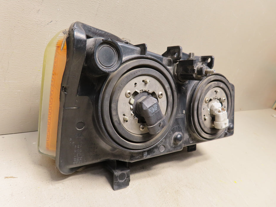 2003-2007 CHEVROLET SILVERADO 1500 AVALANCHE LEFT DRIVER HEADLIGHT HALOGEN OEM