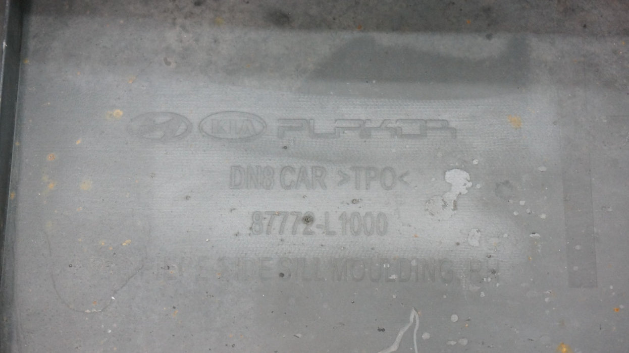 2020-2022 HYUNDAI SONATA RIGHT ROCKER SIDE SKIRT LOWER MOLDING OEM 87772-L1000