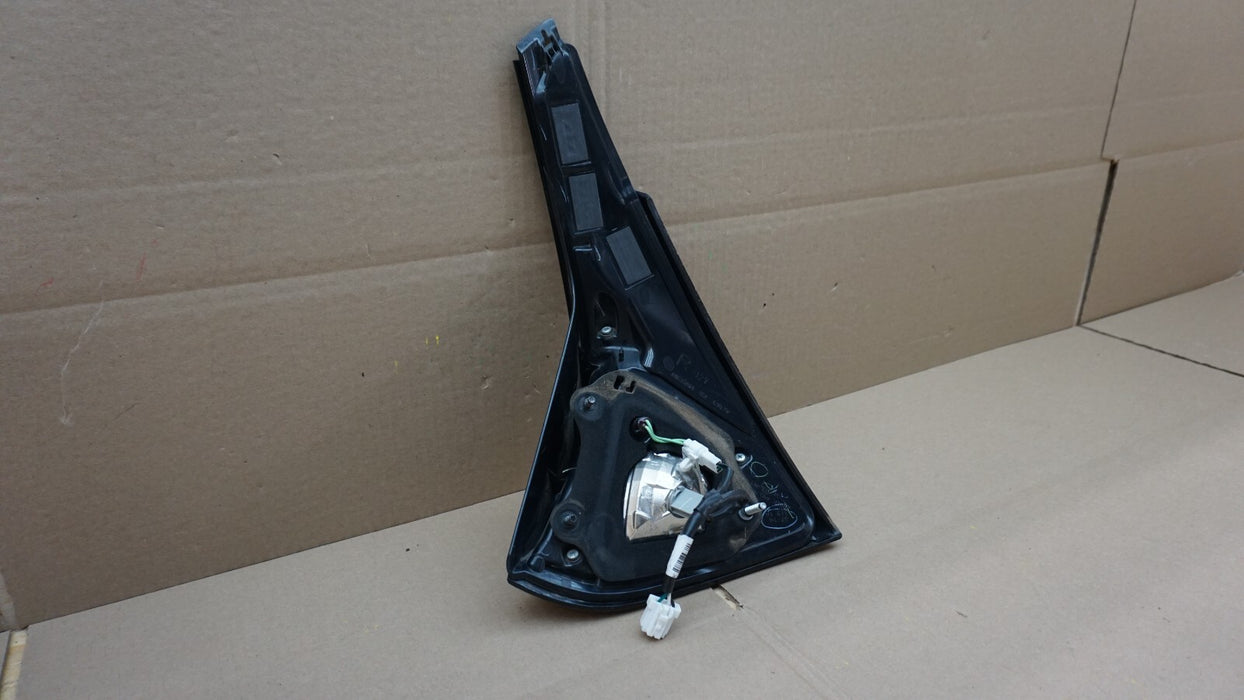 2015-2018 NISSAN MURANO REAR RIGHT PASSENGERS SIDE TRUNNK TAI LIGHT OEM