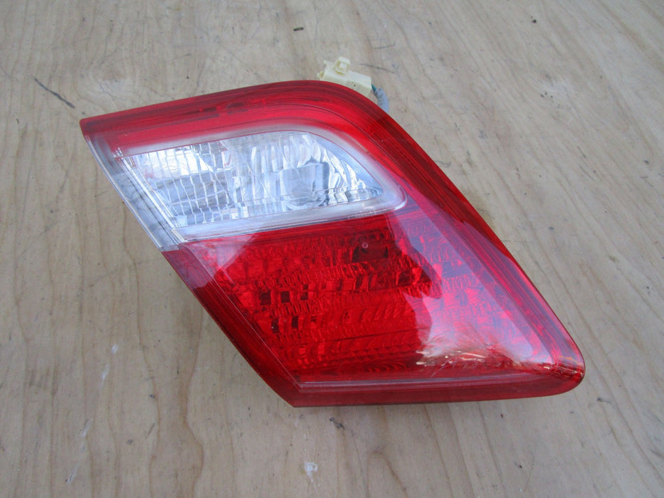 2007-2009 TOYOTA CAMRY REAR LEFT TRUNK TAIL LIGHT OEM