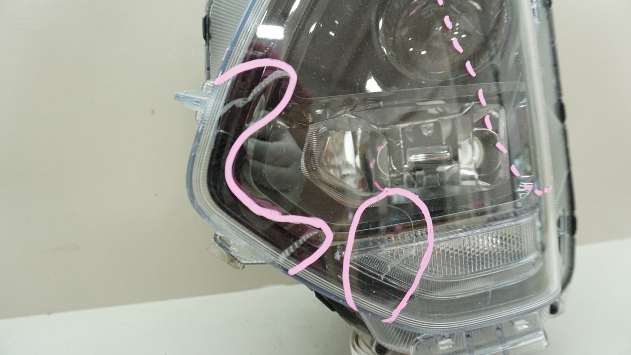 2019-2020 HYUNDAI SANTA FE FRONT LEFT DRIVERS SIDE HALOGEN HEADLIGHT OEM 19 20