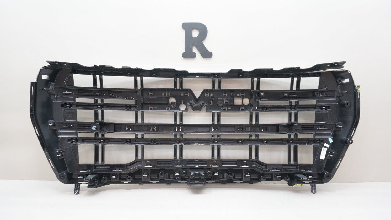 2021-2024 GMC YUKON FRONT BUMPER RADIATOR GRILLE OEM 84835787