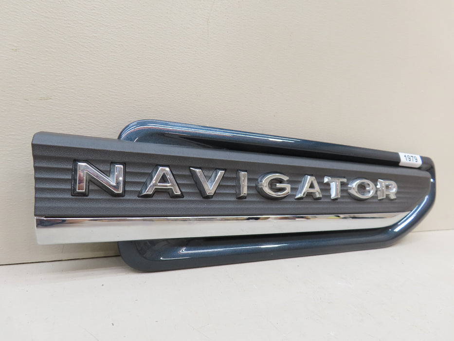 2022-2024 LINCOLN NAVIGATOR FRONT RIGHT FENDER EMBLEM FLT BLUE OEM