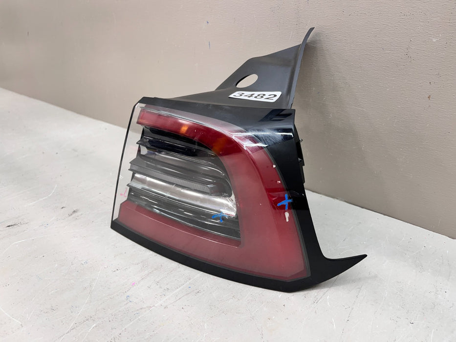 2020-2024 TESLA MODEL Y RH RIGHT OUTER TAIL LIGHT OEM 1502087-00-D