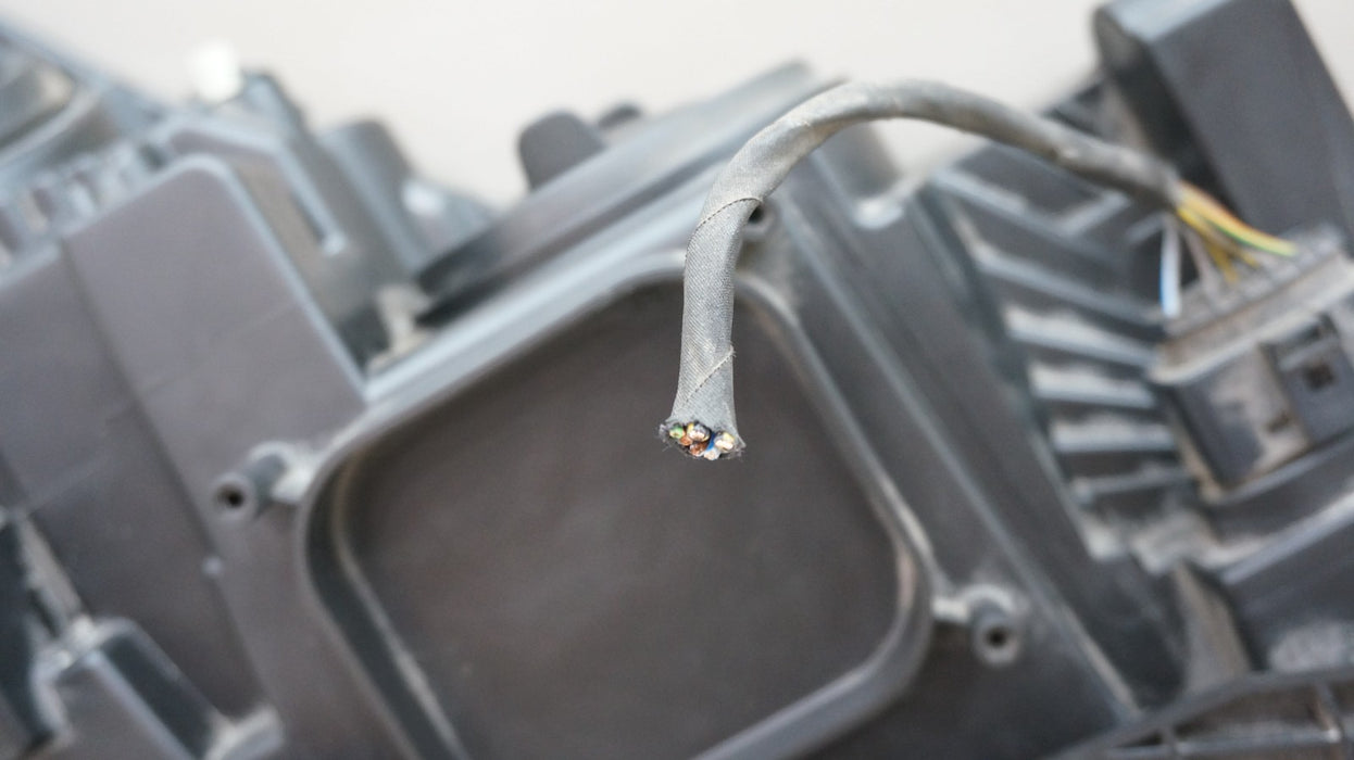 2017-2019 FORD ESCAPE FRONT LEFT DRIVER SIDE HALOGEN HEADLIGHT OEM GJ54-13W030