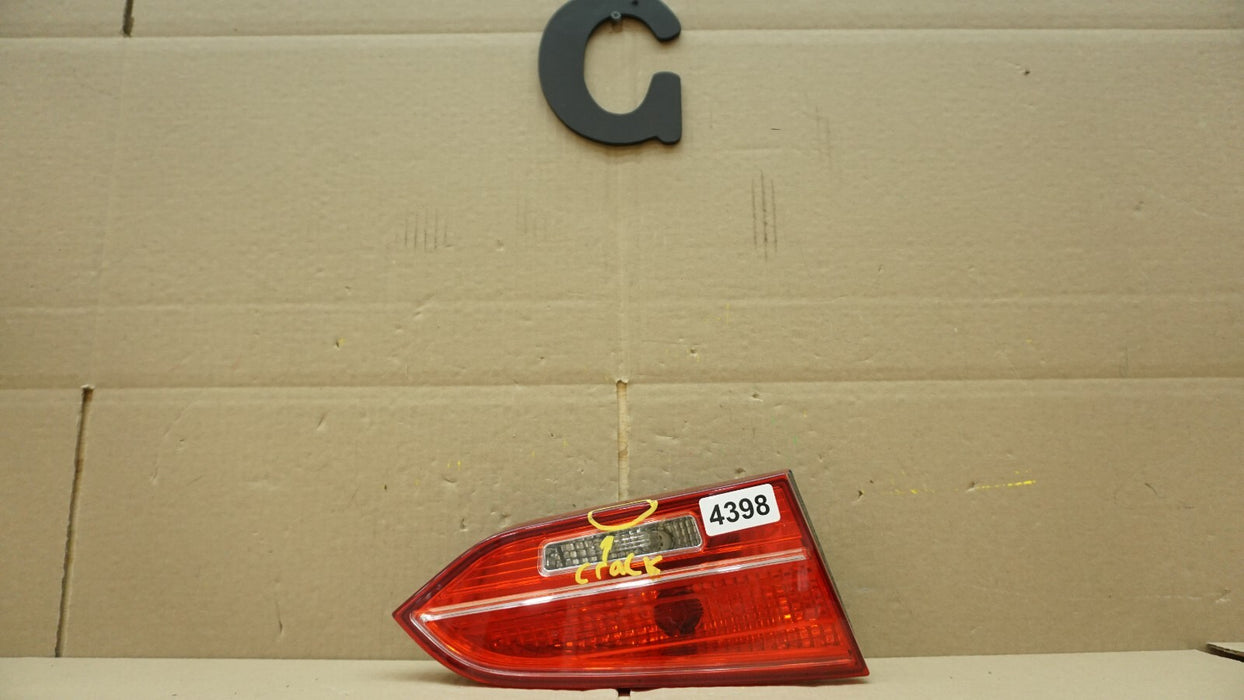 2013-2016 HYUNDAI SANTA FE RIGHT PASSENGER SIDE INNER TAIL LIGHT OEM 92405-4Z0