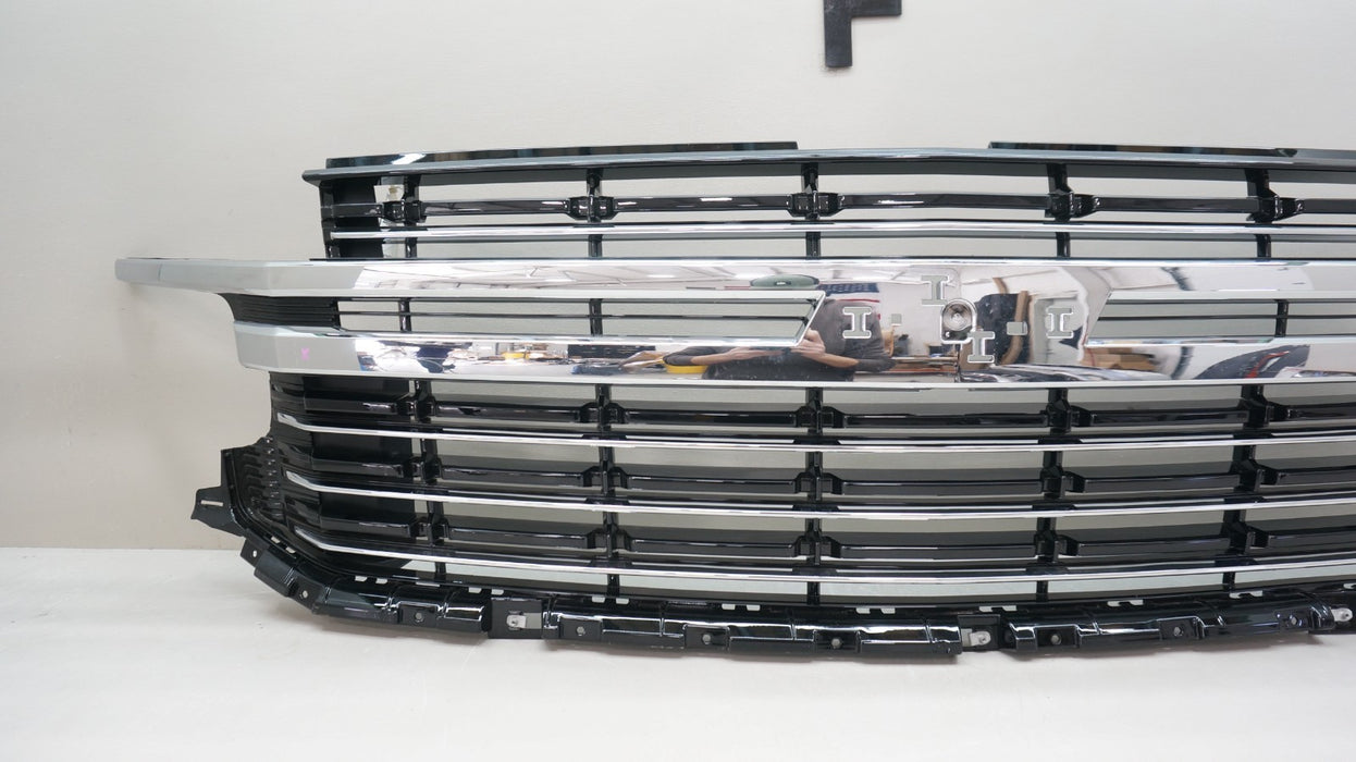 2021-2024 CHEVROLET TAHOE SUBURBAN FRONT RADIATOR GRILLE GRILL 85633892 OEM