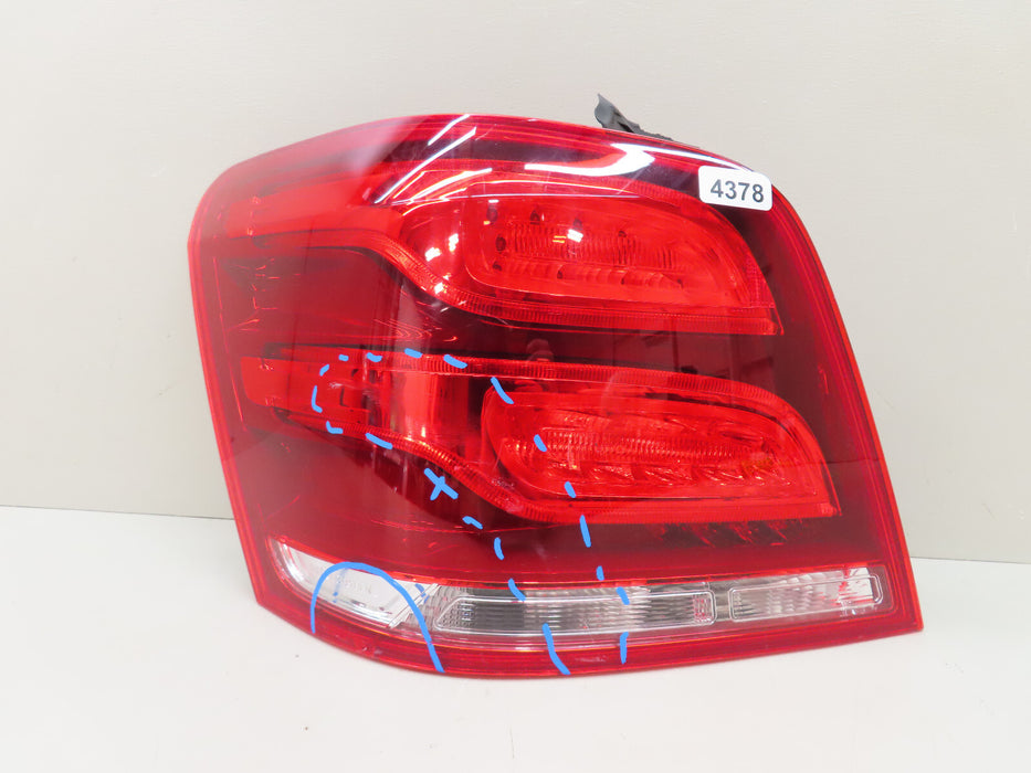 2013-2015 MERCEDES-BENZ GLK 250 REAR LEFT DRIVER SIDE TAIL LIGHT OEM A2049060357