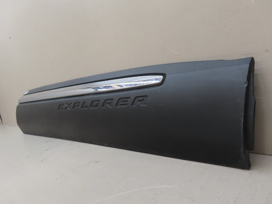 2020-2021 FORD EXPLORER FRONT RIGHT PASSENGER DOOR LOWER MOLDING OEM LB5B-S20848