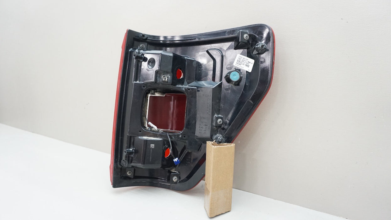 2021-2023 FORD F150 REAR LEFT DRIVERS SIDE TAIL LIGHT W/O MODULE OEM 21 22 23