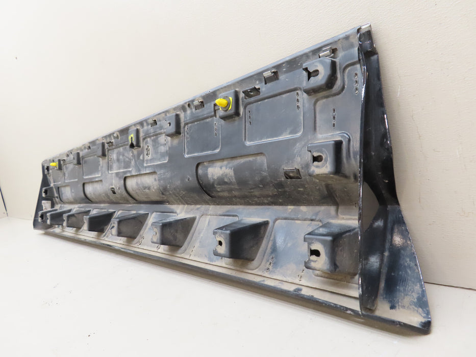 2019-2023 CHEVROLET BLAZER FRONT RIGHT PASSENGER SIDE DOOR LOWER MOLDING OEM