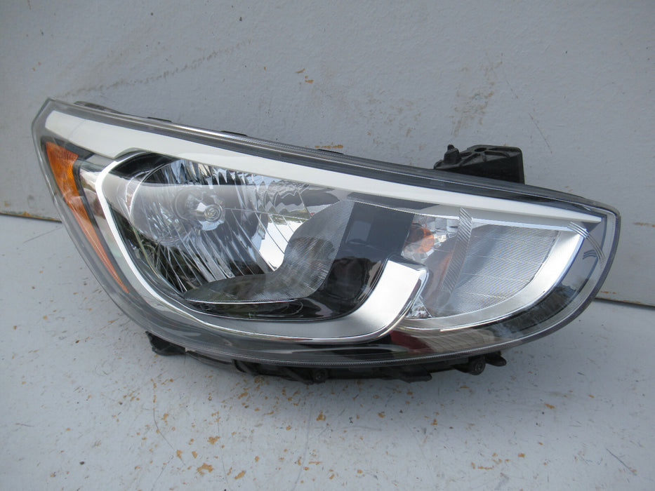 2015 2016 2017 HYUNDAI ACCENT RIGHT HEADLIGHT LAMP OEM