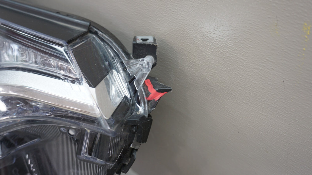 2016-2018 TOYOTA RAV4 SUV FRONT RIGHT PASSENGER SIDE HEADLIGHT LAMP HALOGEN OEM