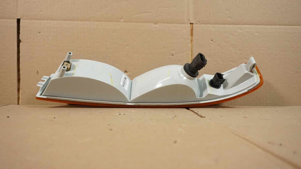 2003-2020 CHEVROLET EXPRESS GMC SAVANA RIGHT RH PASSENGER TURN SIGNAL LIGHT OEM