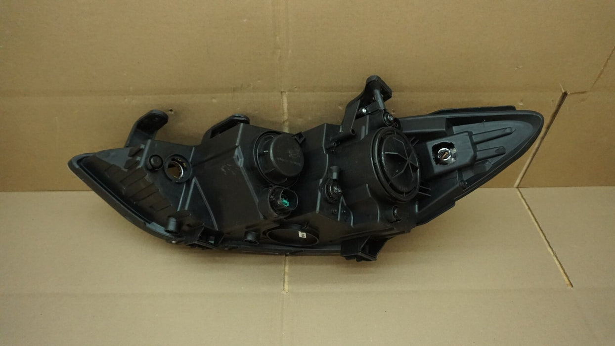 2017-2018 HYUNDAI ELANTRA FRONT RIGHT PASSENGER SIDE HEADLIGHT HALOGEN OEM