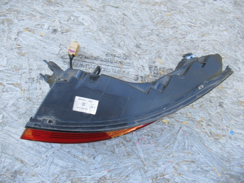 2019-2020 PORSCHE MACAN REAR RIGHT PASSENGER SIDE OUTER TAIL LIGHT LED OEM
