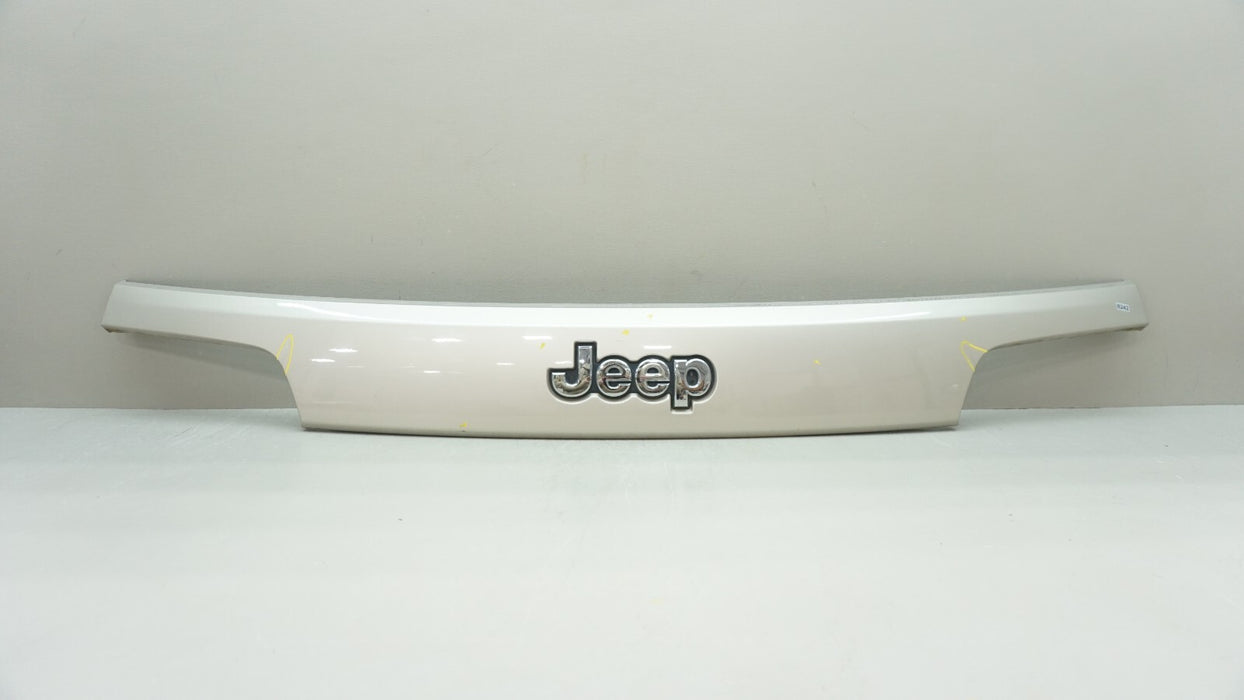 2014-2015 JEEP GRAND CHEROKEE REAR LICENSE PLAYE MOLDING TRIM OEM 1WD54TRMAC