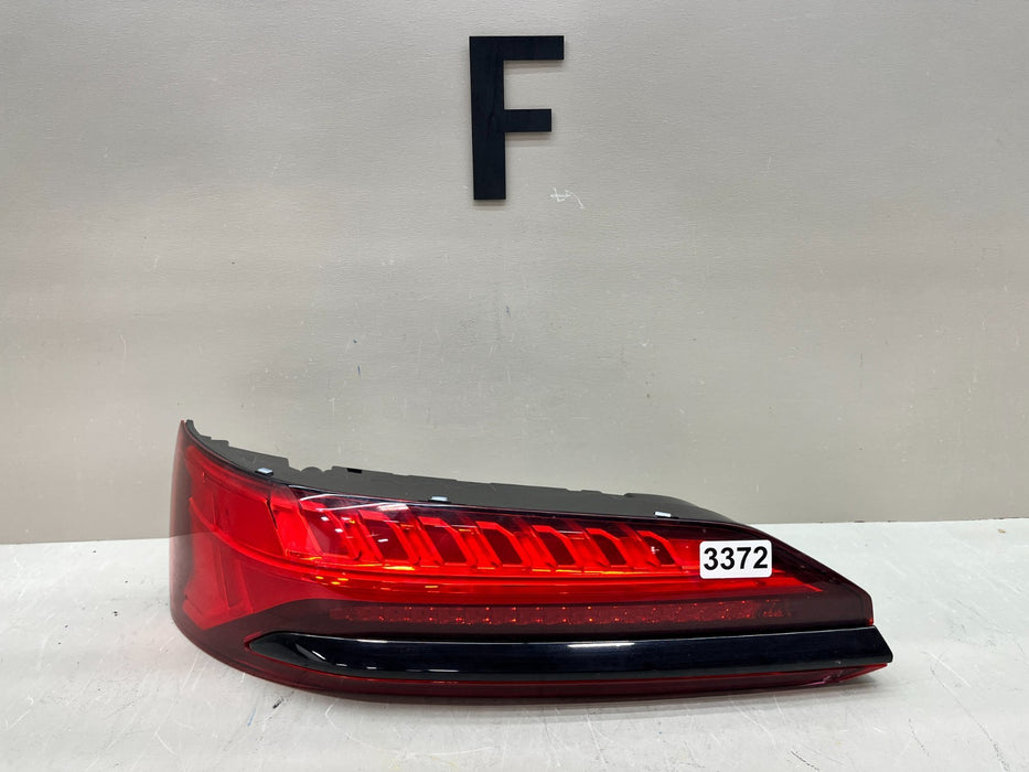 2025-2026 AUDI Q7 SQ7 LH LEFT DRIVER OUTER LED TAIL LIGHT LAMP 4M0.945.075.E