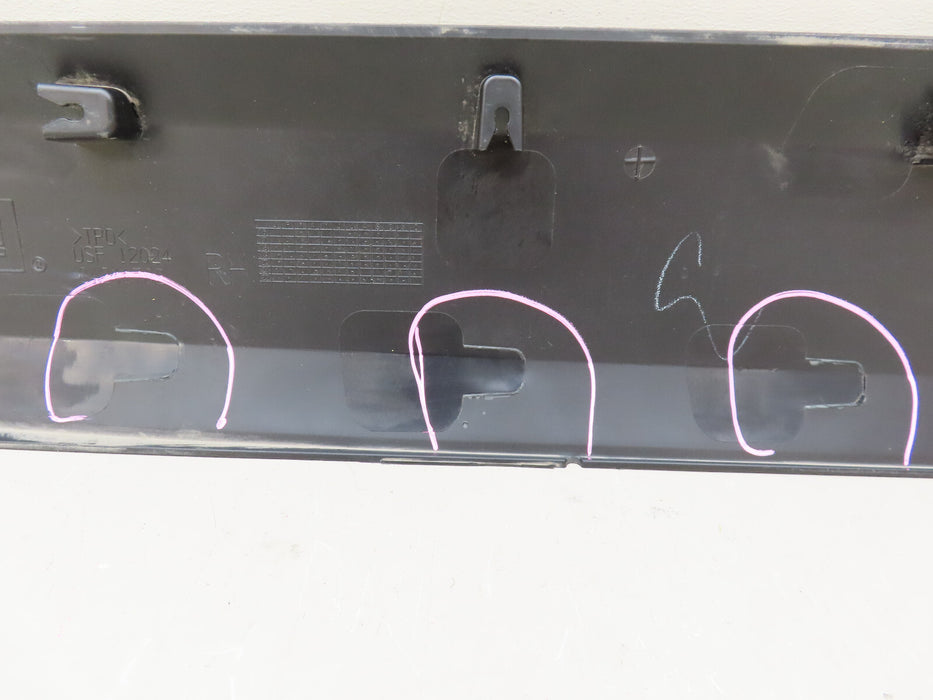 2018-2023 CHEVROLET TRAVERSE FRONT RIGHT PASSENGER DOOR MOLDING LOWER OEM