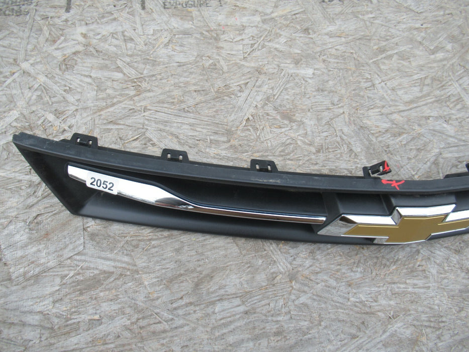 2017-2020 CHEVY CHEVROLET TRAX FRONT BUMPER UPPER GRILLE MOLDING 42504846 OEM