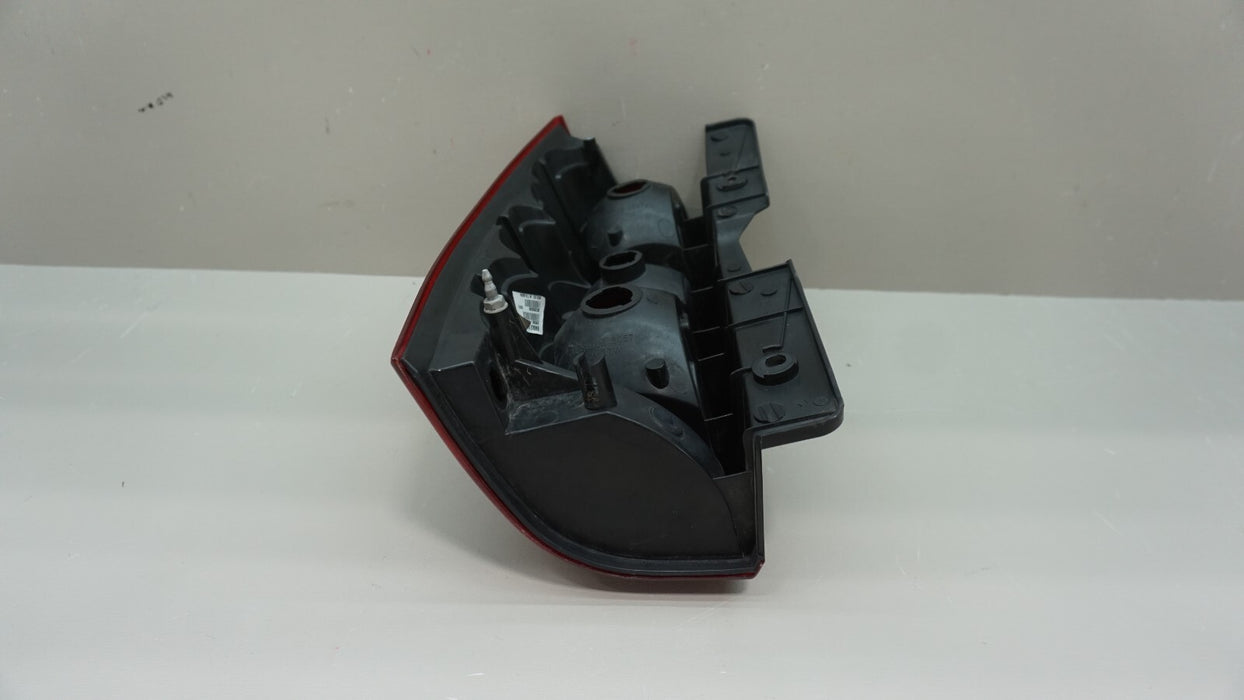 2007-2014 CHEVROLET TAHOE REAR RH RIGHT PASSENGER SIDE TAIL LIGHT OEM