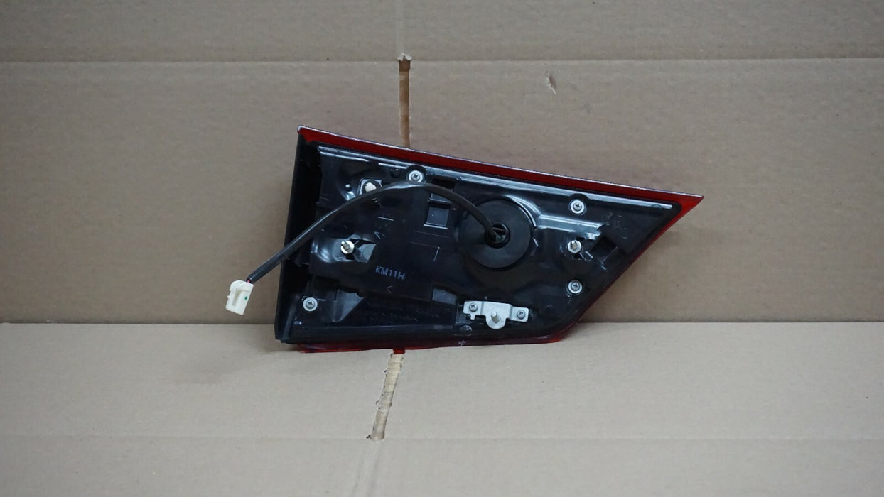 2016-2020 MITSUBISHI OUTLANDER REAR RIGHT PASSENGER  INNER TAIL LIGHT LED OEM