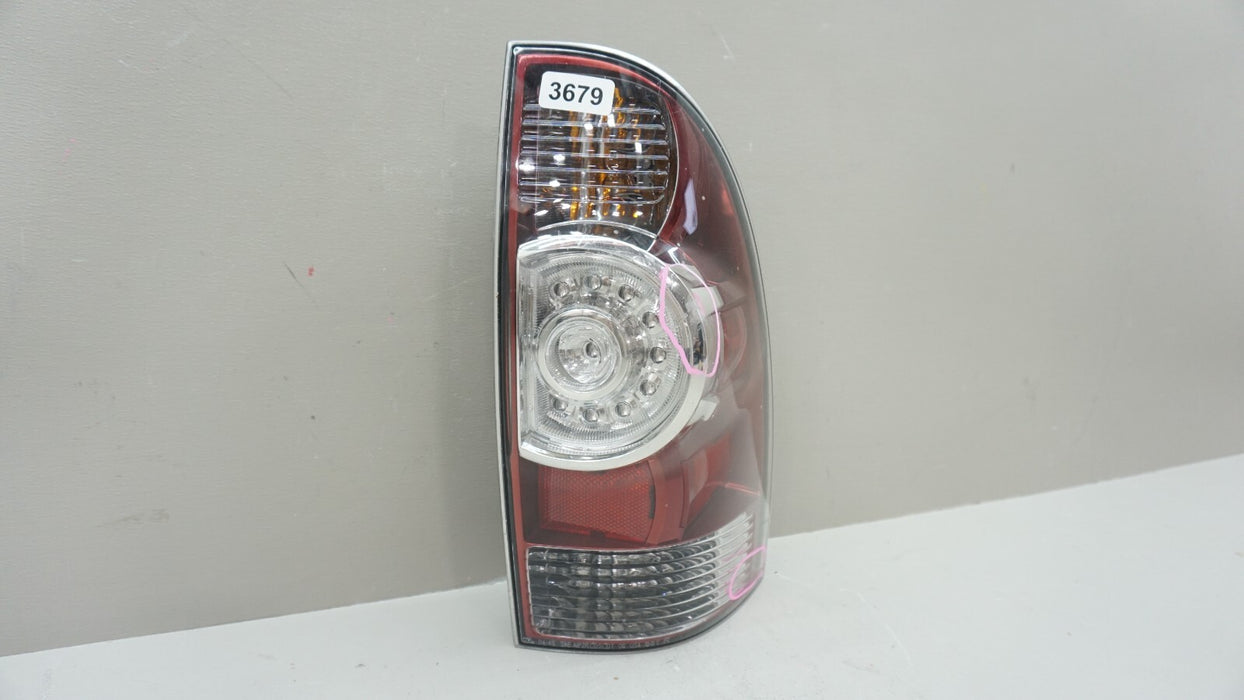 2009-2015 TOYOTA TACOMA REAR RIGHT PASSENGER SIDE TAIL LIGHT BRAKE STOP LAMP OEM