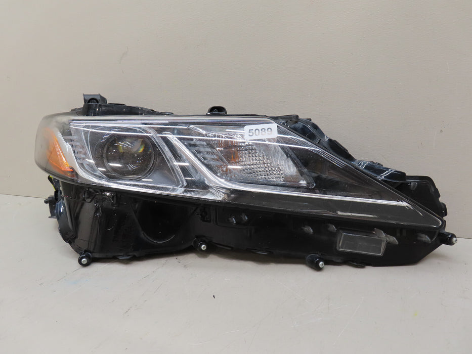 2018-2020 TOYOTA CAMRY FRONT RIGHT PASSENGER SIDE HEADLIGHT  LED LENS OEM