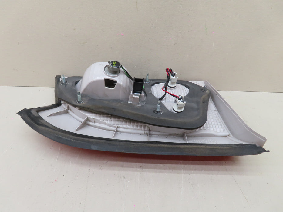 2010-2017 GMC TERRAIN RIGHT PASSENGER SIDE INNER TAIL LIGHT OEM