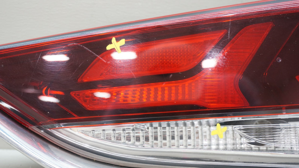 2018-2019 HYUNDAI SONATA REAR RIGHT PASSENGER SIDE INNER TAIL LIGHT OEM