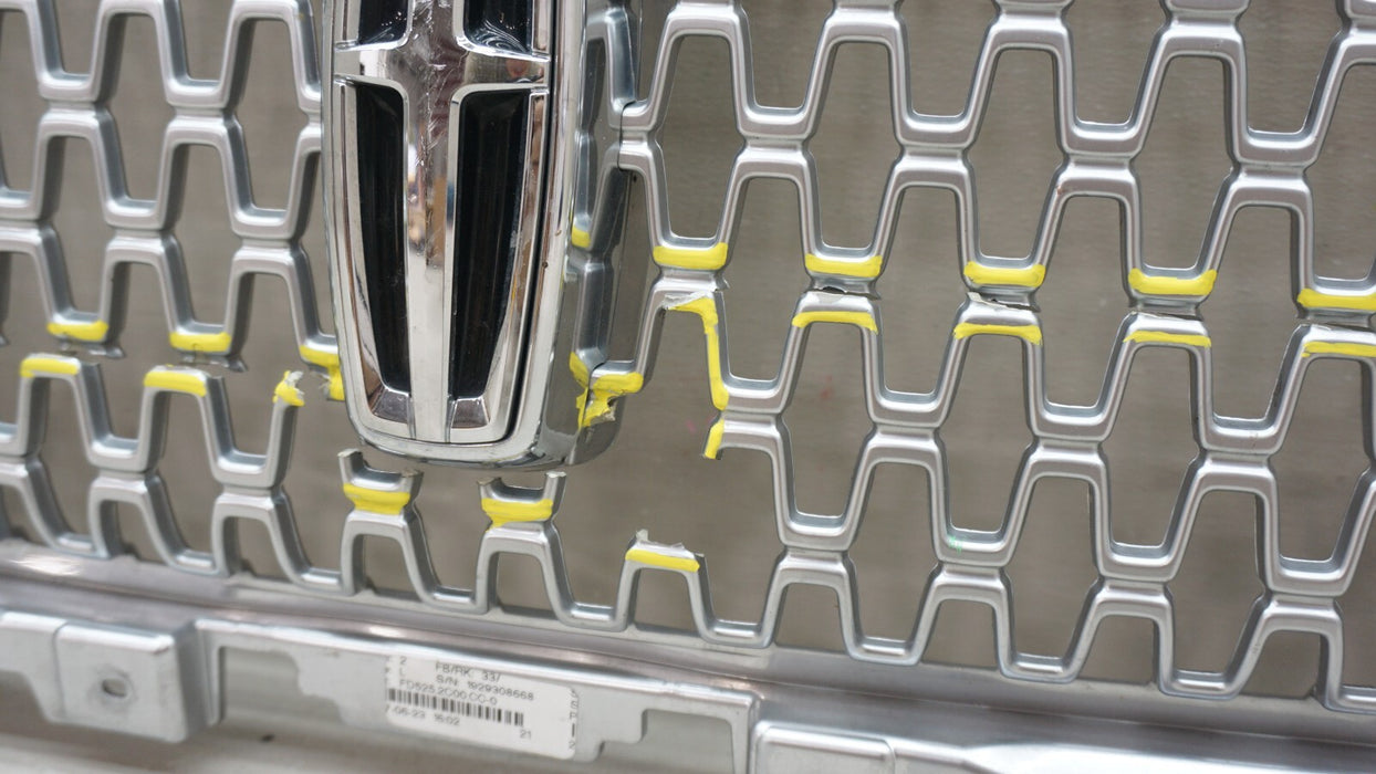 2020-2023 LINCOLN CORSAIR FRONT MAIN GRILLE W/ EMBLEM LD9J8200 OEM 20 21 22 23