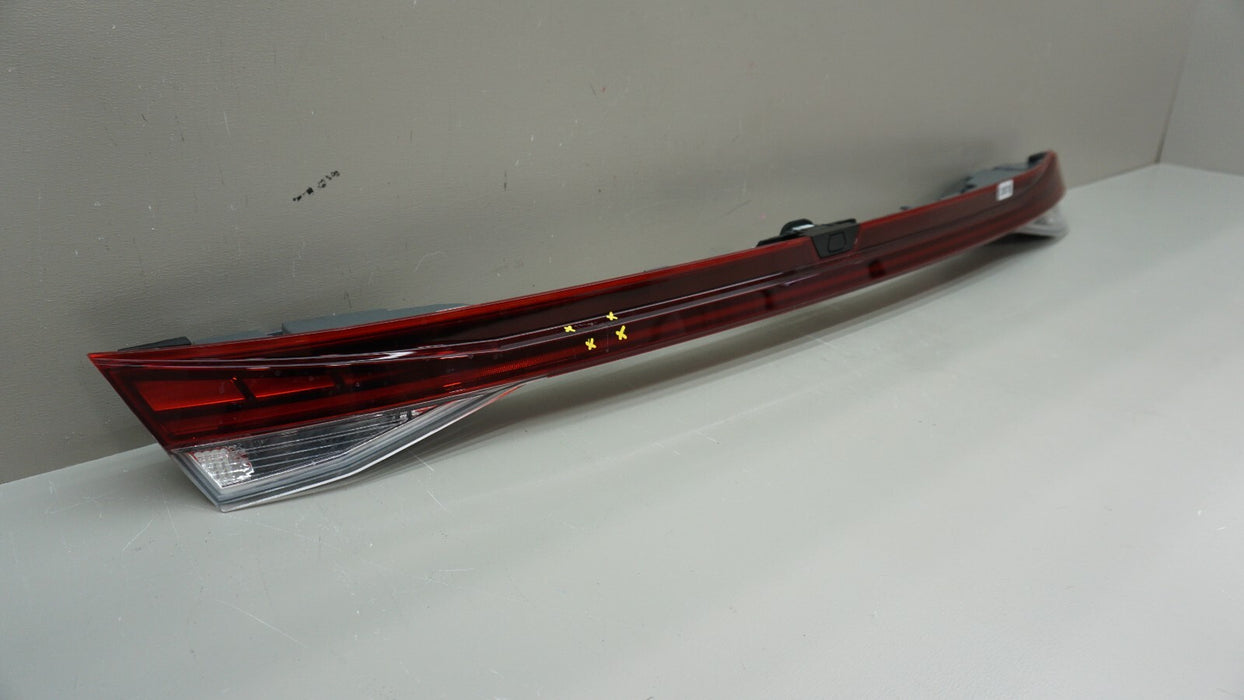 2021-2023 HYUNDAI ELANTRA REAR CENTER TRUNK TAIL LIGHT OEM 92409-AB000