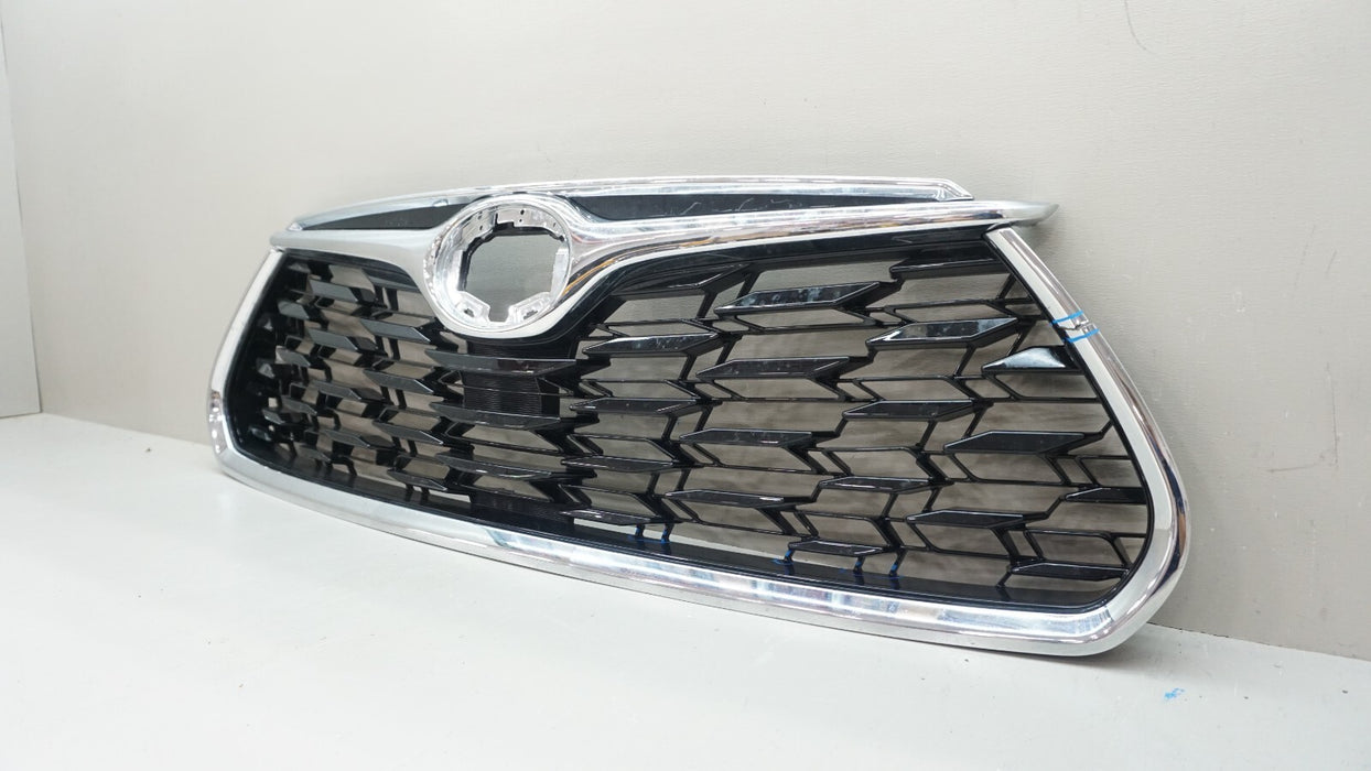 2020-2021 TOYOTA HIGHLANDER FRONT CENTER RADIATOR GRILLE OEM 53111-0E250