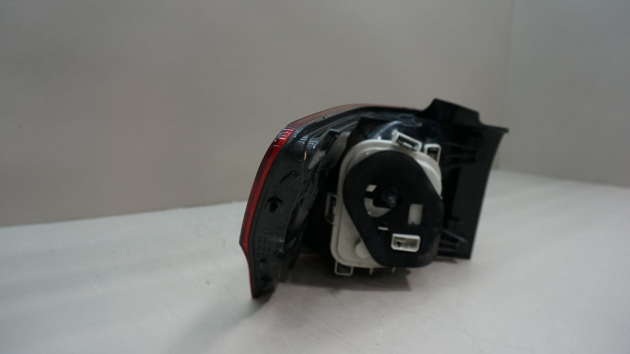 2018-2020 VOLKSWAGEN ATLAS REAR RIGHT PASSENGER SIDE TAIL LIGHT OEM