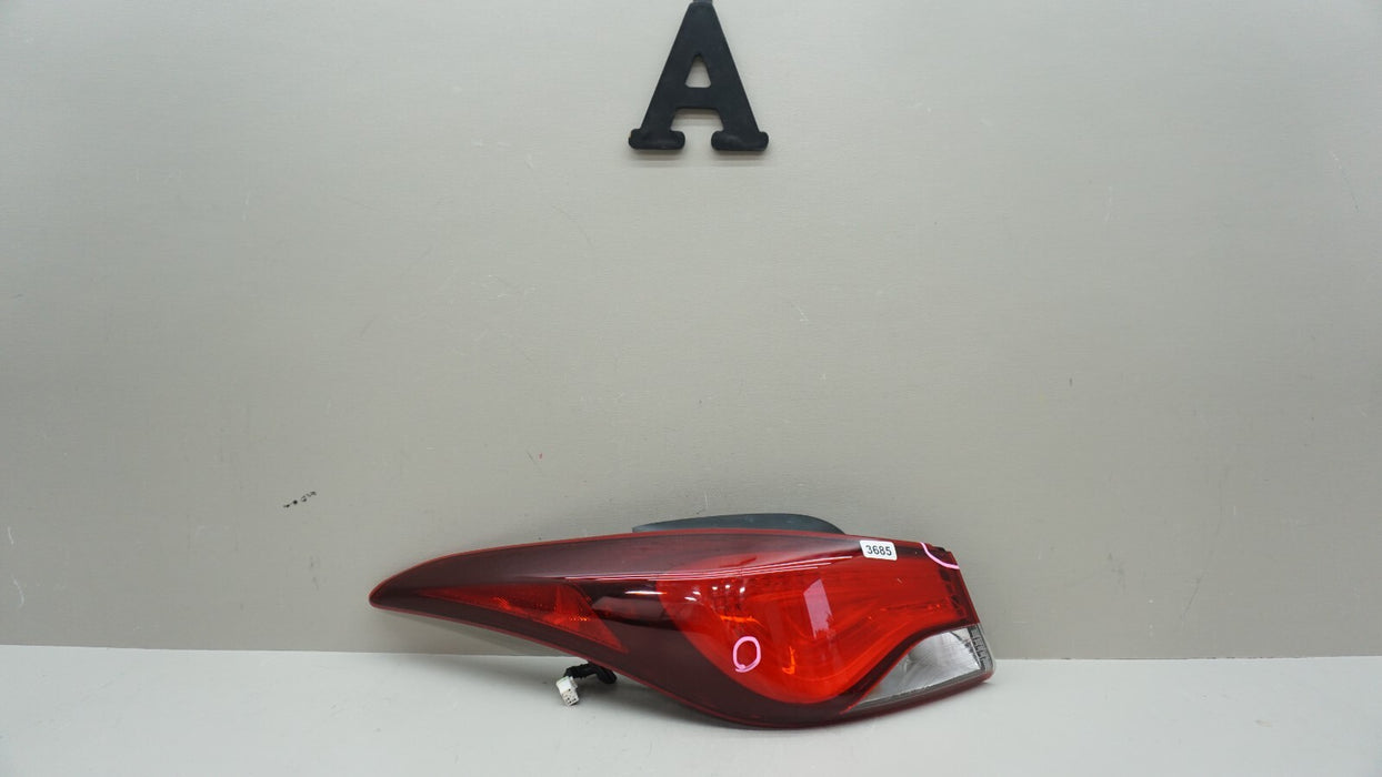 2014-2016 HYUNDAI ELANTRA REAR LEFT SIDE OUTER TAIL LIGHT LAMP OEM 92401-3Y5