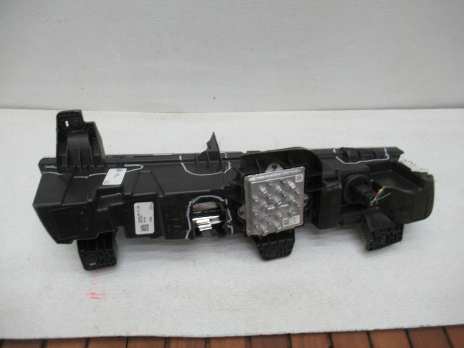 2021 CADILLAC ESCALADE PASSENGER SIDE DRL DAYTIME RUNNING FOG LIGHT LAMP OEM
