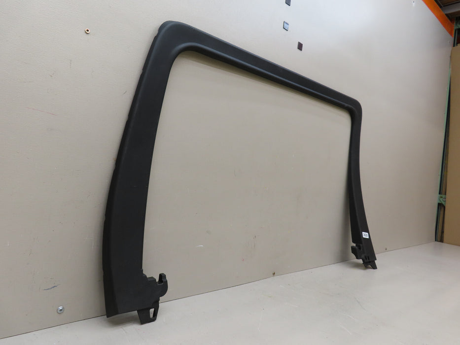 2022 2023 CADILLAC ESCALADE ESV REAR WINDOW MOLDING OEM 84225775