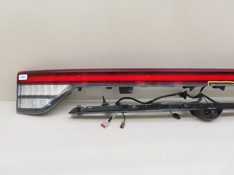 2020-2024 LINCOLN AVIATOR REAR CENTER TRUNK TAIL LIGHT LED W/CAMERA OEM