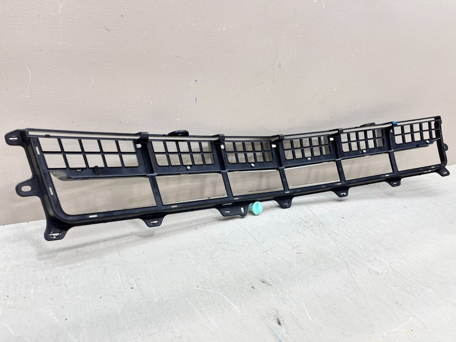 2013-2016 CADILLAC SRX FRONT LOWER CENTER CHROME GRILLE OEM