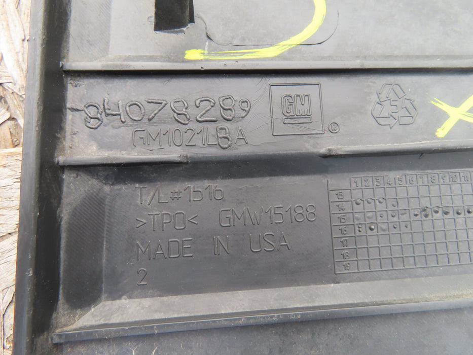 2015-2019 CHEVROLET/GMC 2500HD/3500HD REAR BUMPER COVER STEP PAD OEM