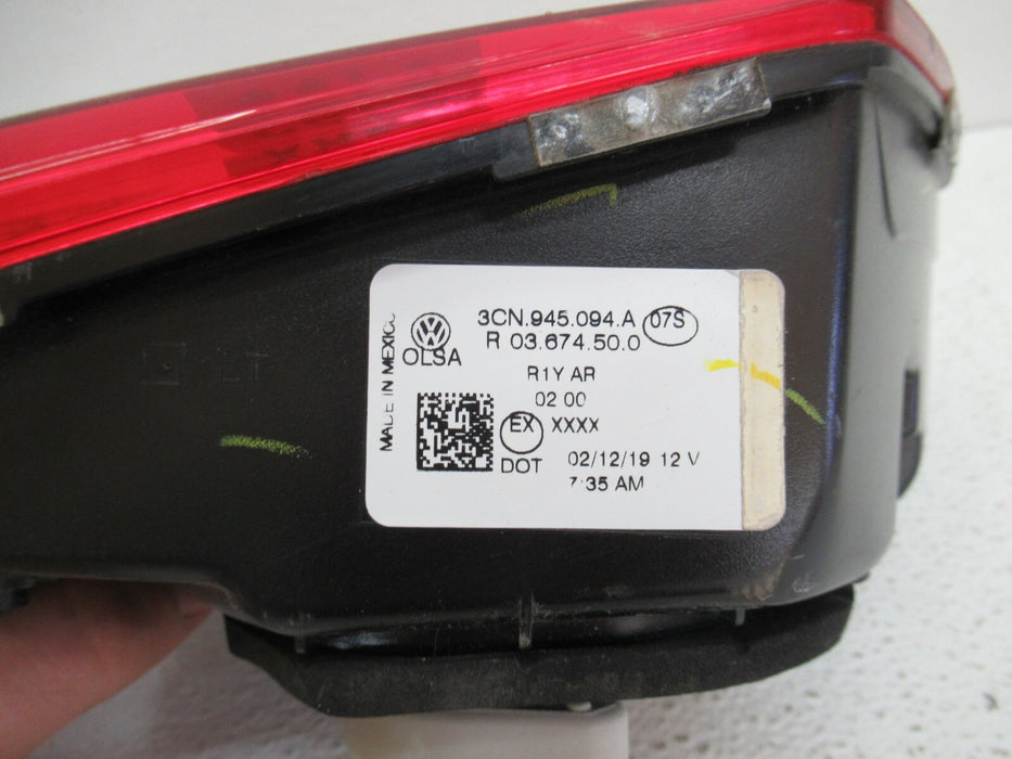2018-2020 VW VOLKSWAGEN ATLAS REAR RIGHT PASSENGER SIDE INNER TAILLIGHT LAMP OEM