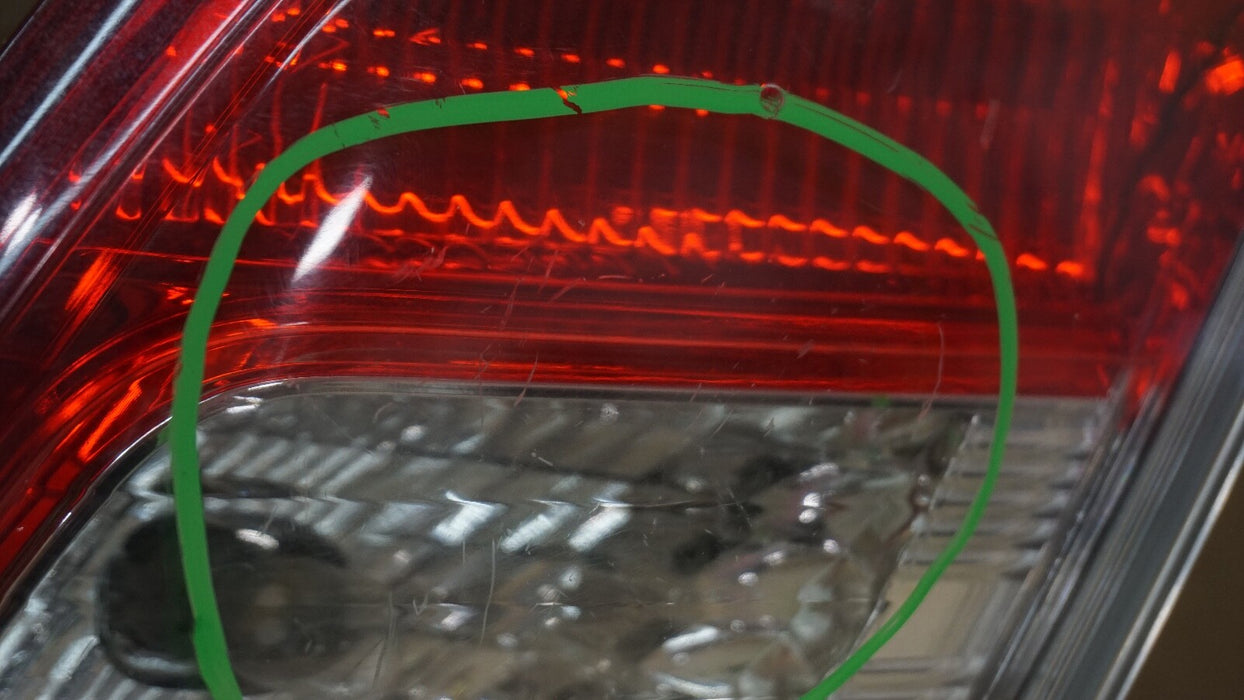 2010-2011 TOYOTA CAMRY REAR RH RIGHT PASSENGER SIDE INNER TAIL LIGHT OEM 10 11
