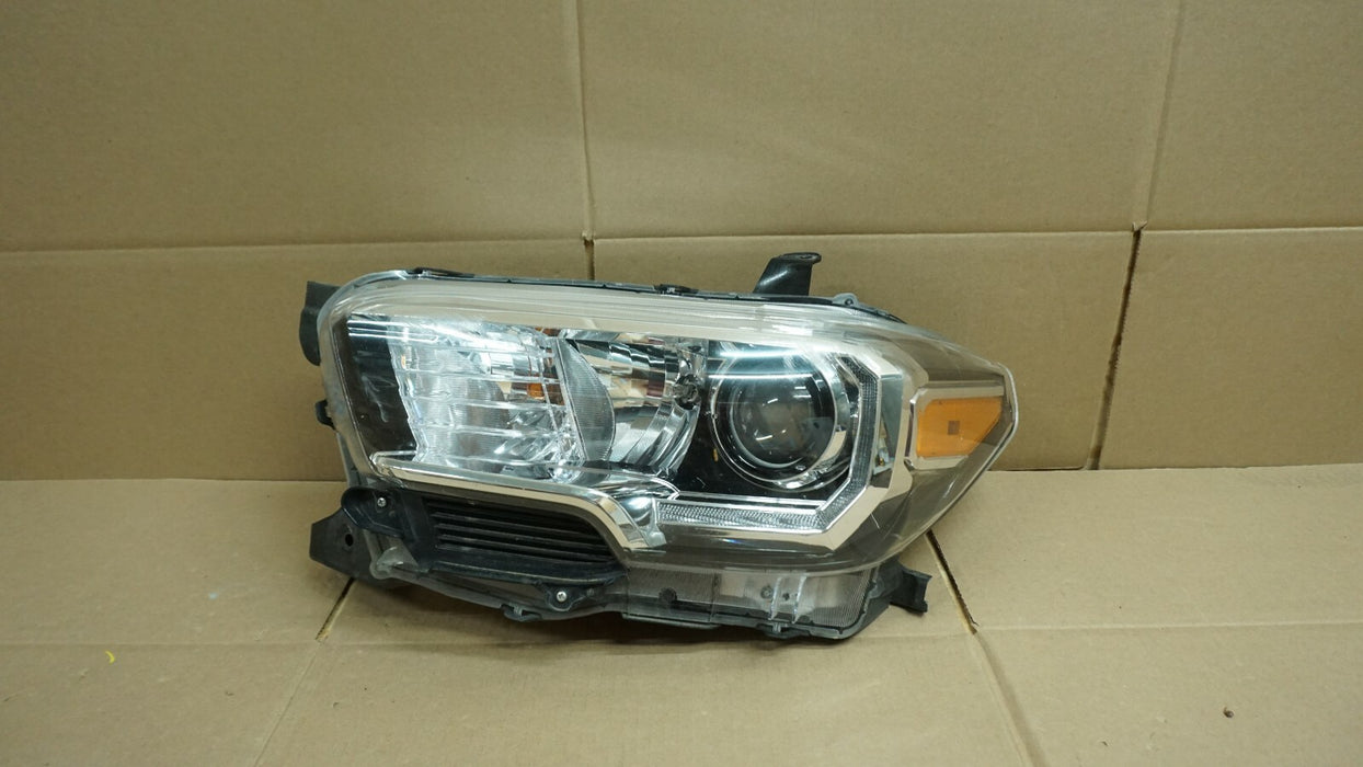 2016-2018 TOYOTA TACOMA LEFT DRIVER SIDE HEADLIGHT HALOGEN LAMP OEM 16 17 18