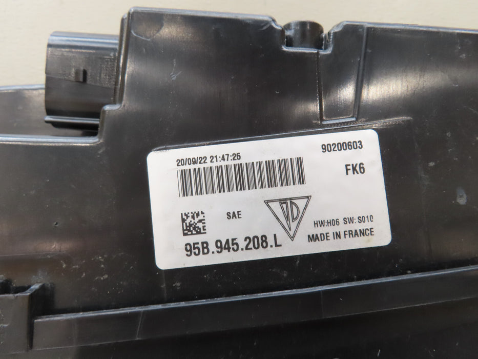 2019-2022 PORSCHE MACAN REAR CENTER TAIL LIGHT LED OEM 95B.945.208.L