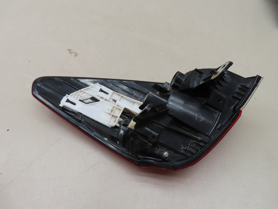 2010-2014 Subaru Outback REAR LEFT Halogen TAILLIGHT LAMP OEM